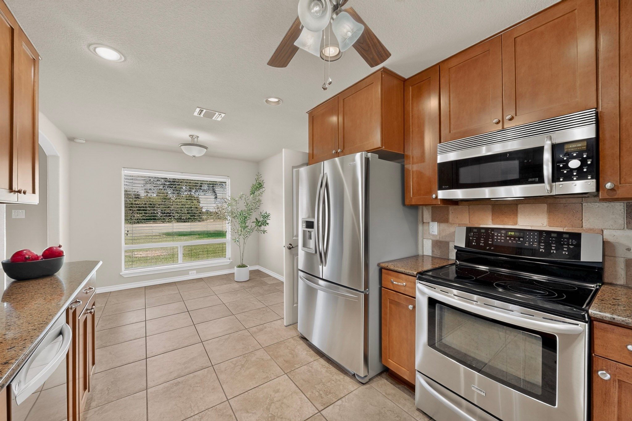 350 Richard Road Georgetown, TX 78626 - Photo 15 of 31 Kitched to Breakfast nook