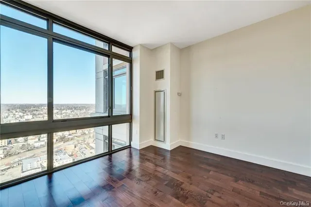 $449,000 | 175 Huguenot Street, Unit 2404, New Rochelle, NY 10801