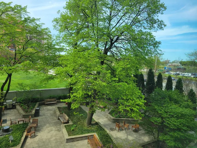 $169,900 | 3600 North Lake Shore Drive, Unit 216, Chicago, IL 60613