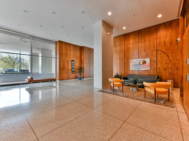 $169,900 | 3600 North Lake Shore Drive, Unit 216, Chicago, IL 60613