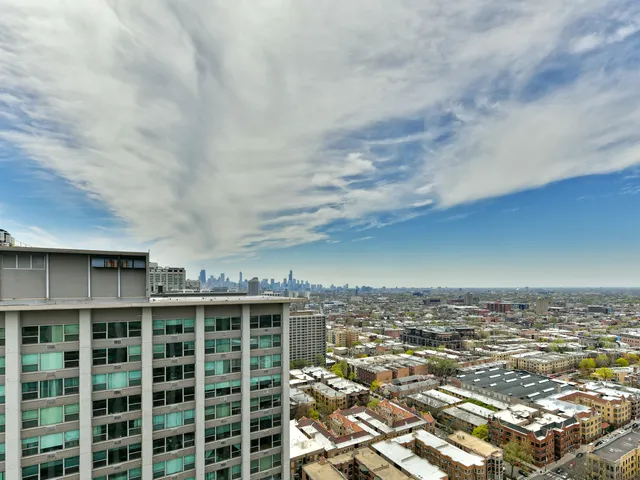 $169,900 | 3600 North Lake Shore Drive, Unit 216, Chicago, IL 60613
