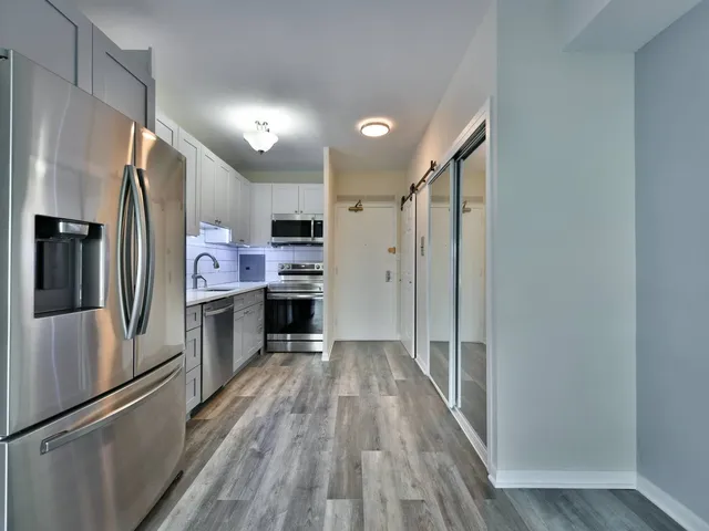 $169,900 | 3600 North Lake Shore Drive, Unit 216, Chicago, IL 60613