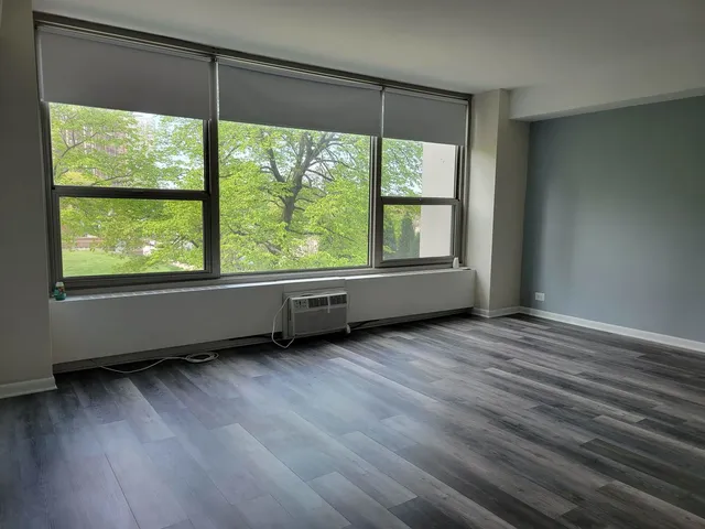 $169,900 | 3600 North Lake Shore Drive, Unit 216, Chicago, IL 60613