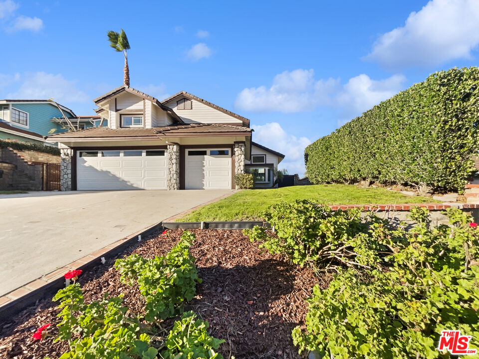 28547 Heather Lane Castaic, CA 91384 - Photo 1 of 31