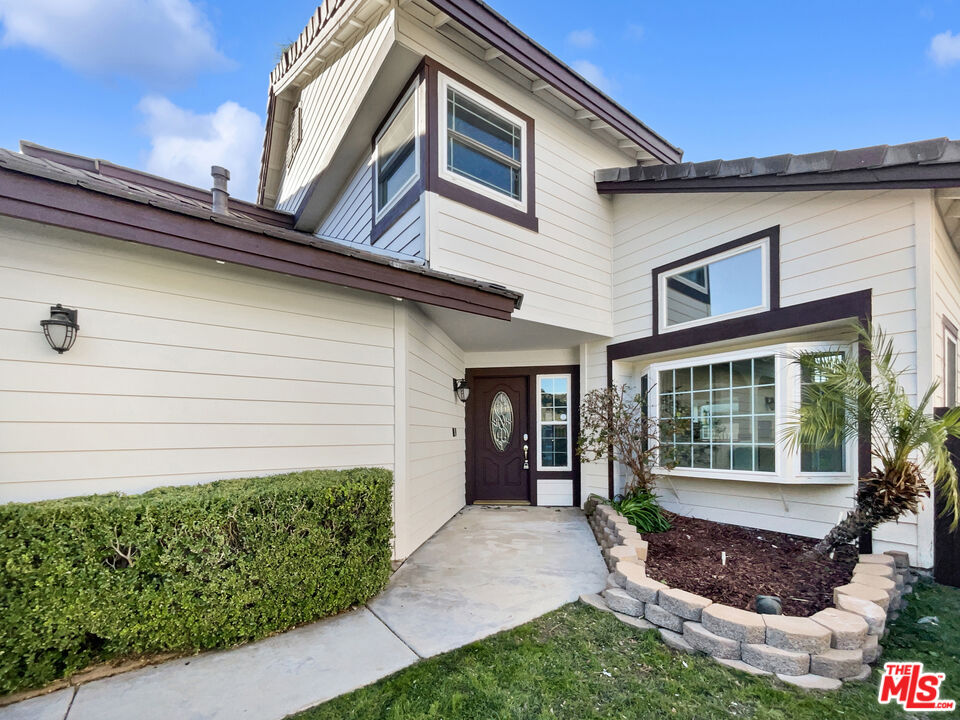 28547 Heather Lane Castaic, CA 91384 - Photo 9 of 31