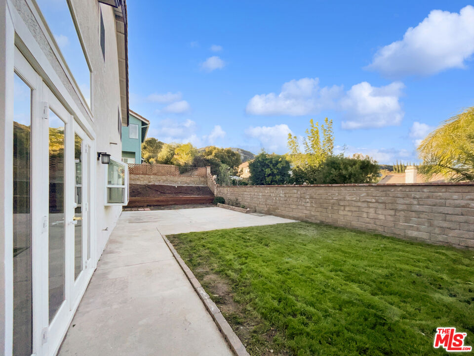 28547 Heather Lane Castaic, CA 91384 - Photo 10 of 31