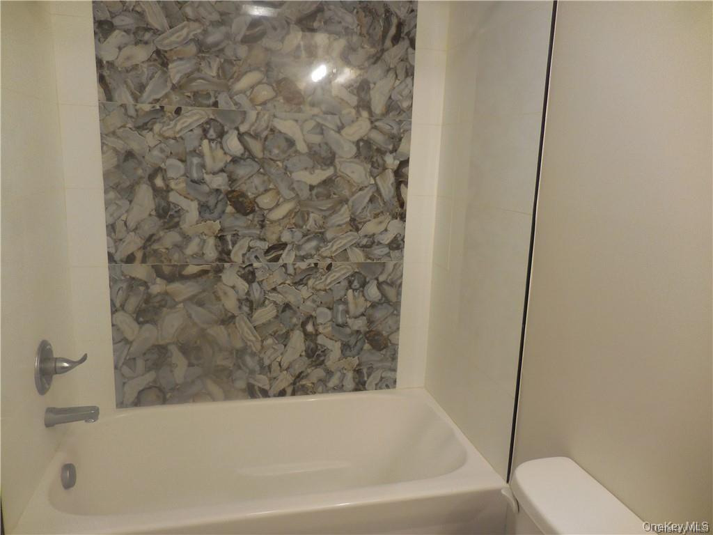 67 Main Street, Unit 2B Walden, NY 12586 - Photo 14 of 18 Update with a tub