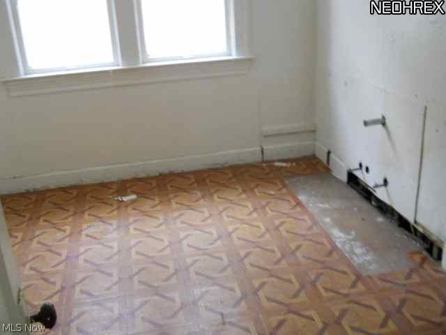 929 Helmsdale Road Cleveland Heights, OH 44112 - Photo 5 of 10