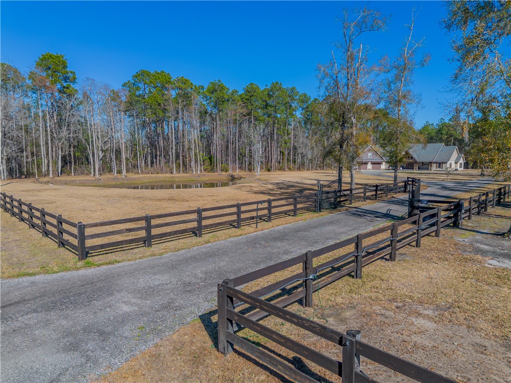 5608 Meadow Wood Road Blackshear, GA 31516 - Photo 4 of 45