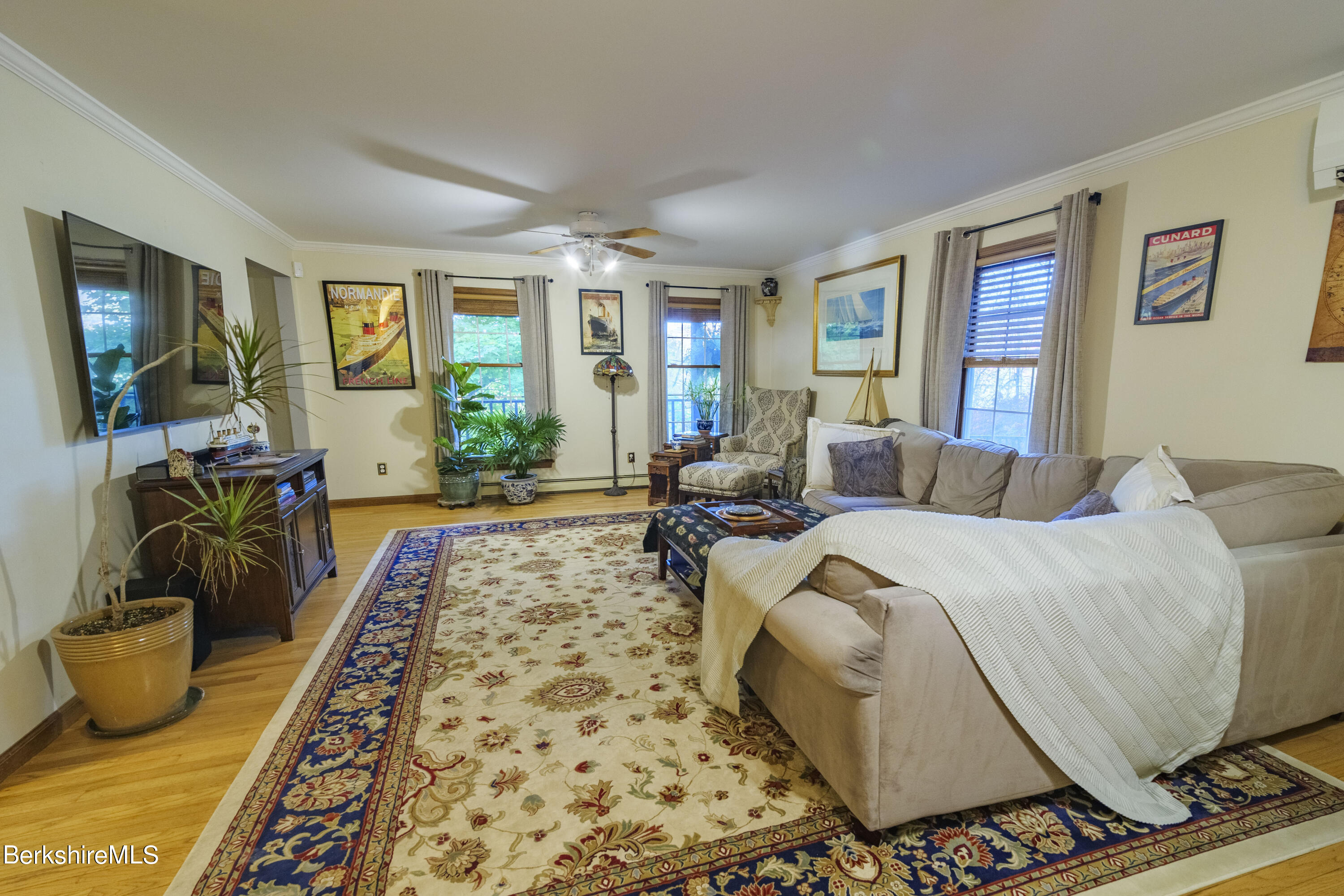 442 Notch Road North Adams, MA 01247 - Photo 7 of 27 Living room