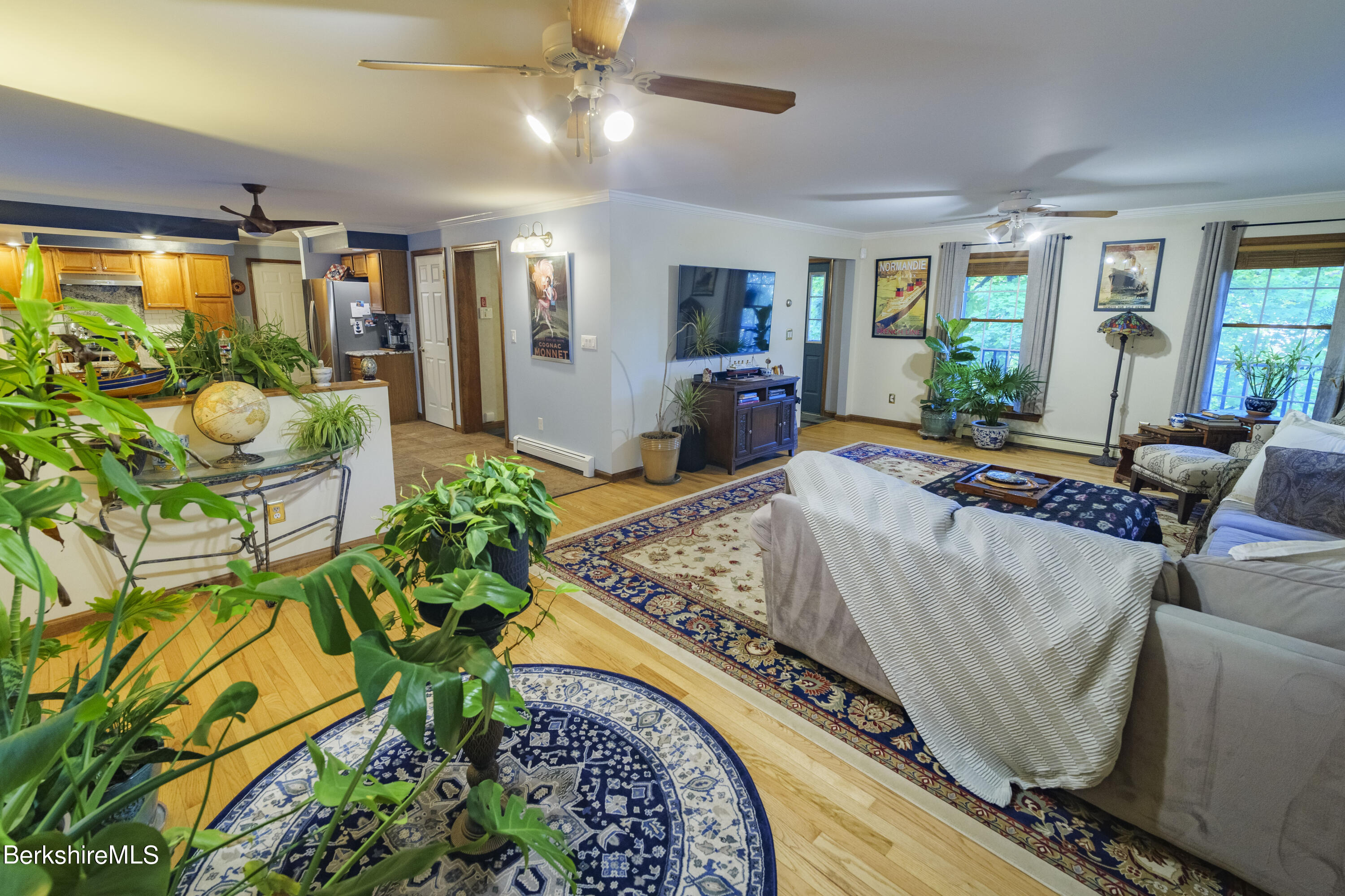442 Notch Road North Adams, MA 01247 - Photo 8 of 27 Living room