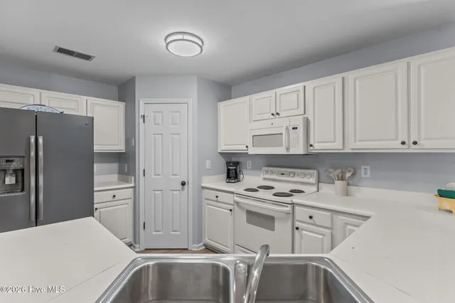 $255,000 | 5004 Hunters Trail, Unit 4, Wilmington, NC 28405