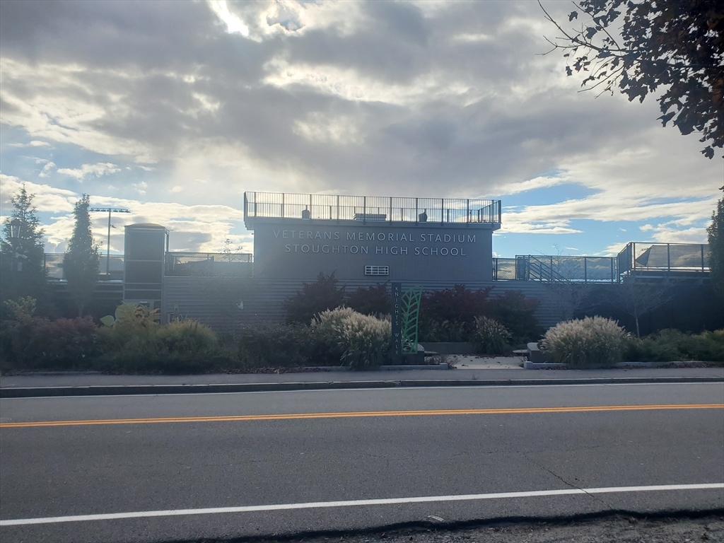 215 Pearl Street, Unit 8 Stoughton, MA 02072 - Photo 16 of 18 a view of a terrace