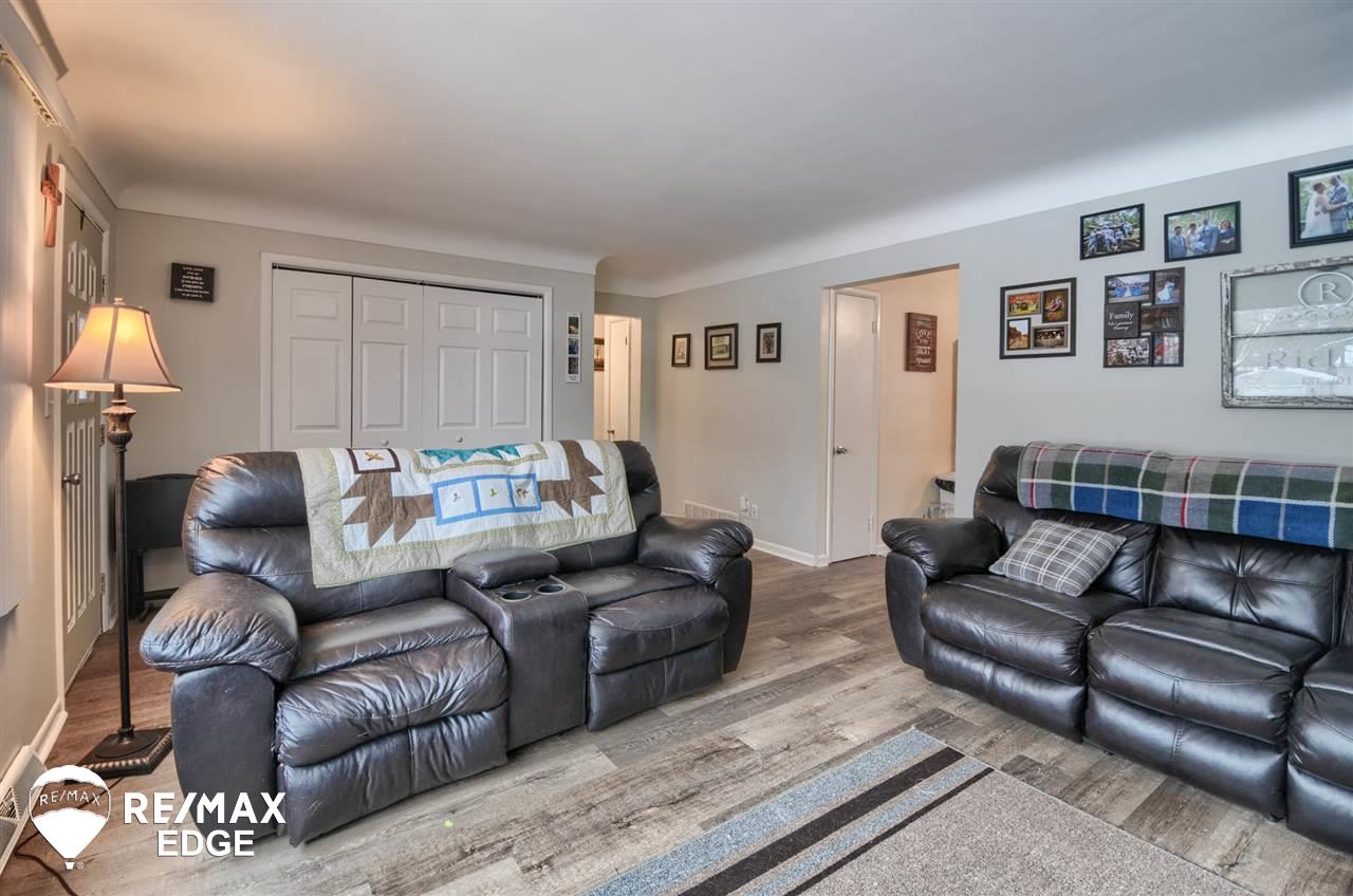 420 Crestview Street Flushing, MI 48433 - Photo 8 of 23 50031668-7.JPG