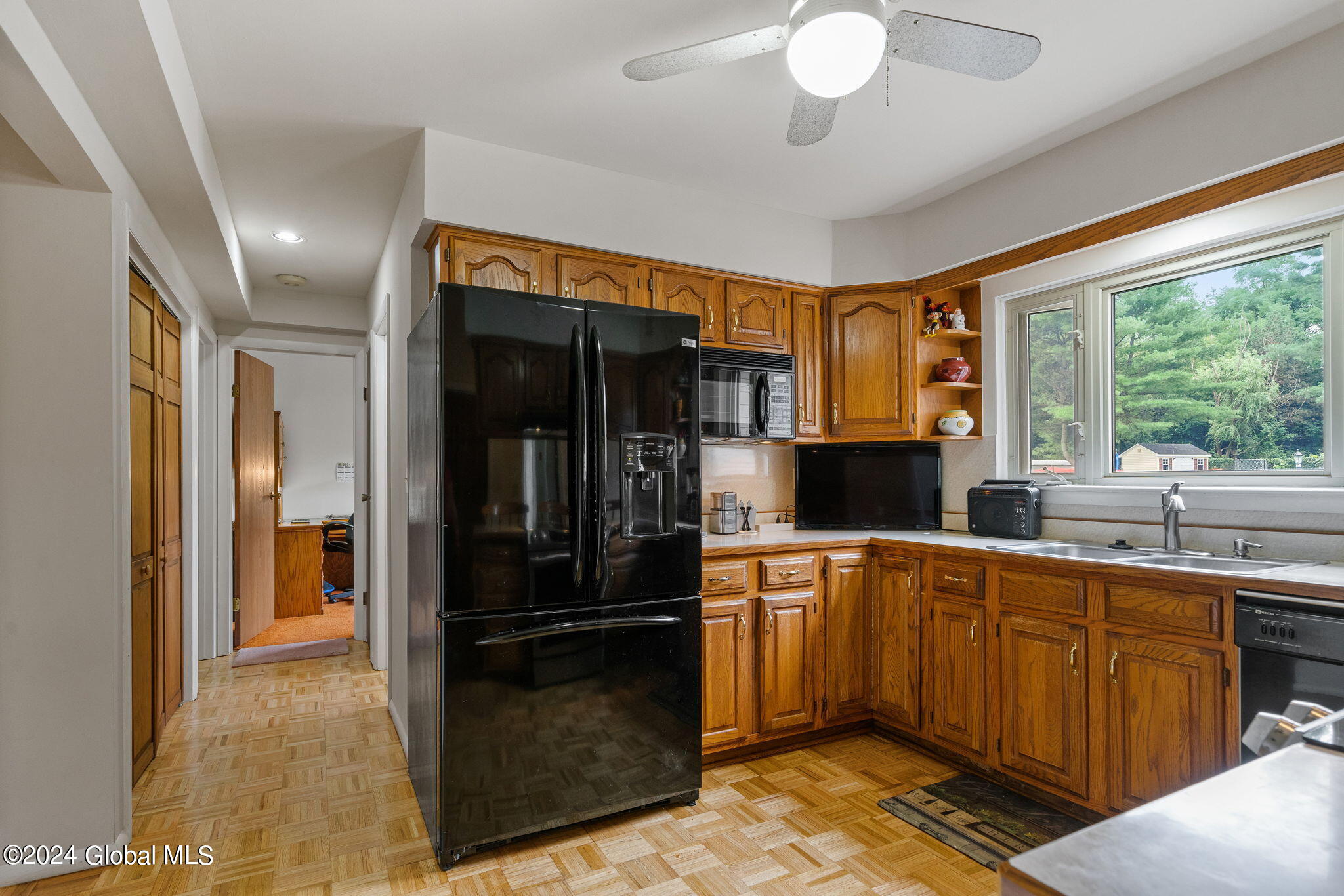 69 Meadowbrook Road Colonie, NY 12189 - Photo 7 of 39 21-web-or-mls-69-meadowbrook-rd