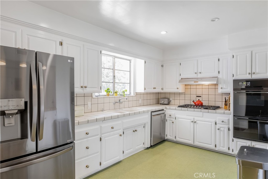 7129 Samoa Place Tujunga, CA 91042 - Photo 12 of 29