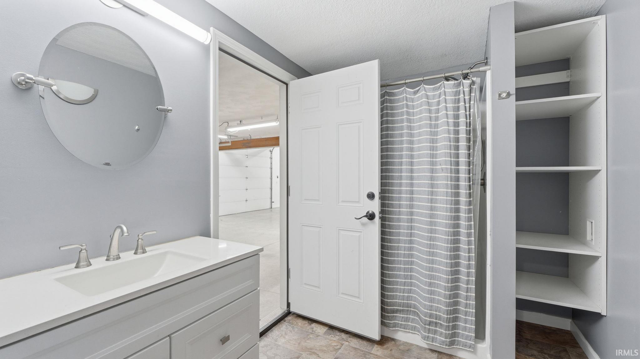 10012 Hosler Road Leo, IN 46765 - Photo 7 of 43