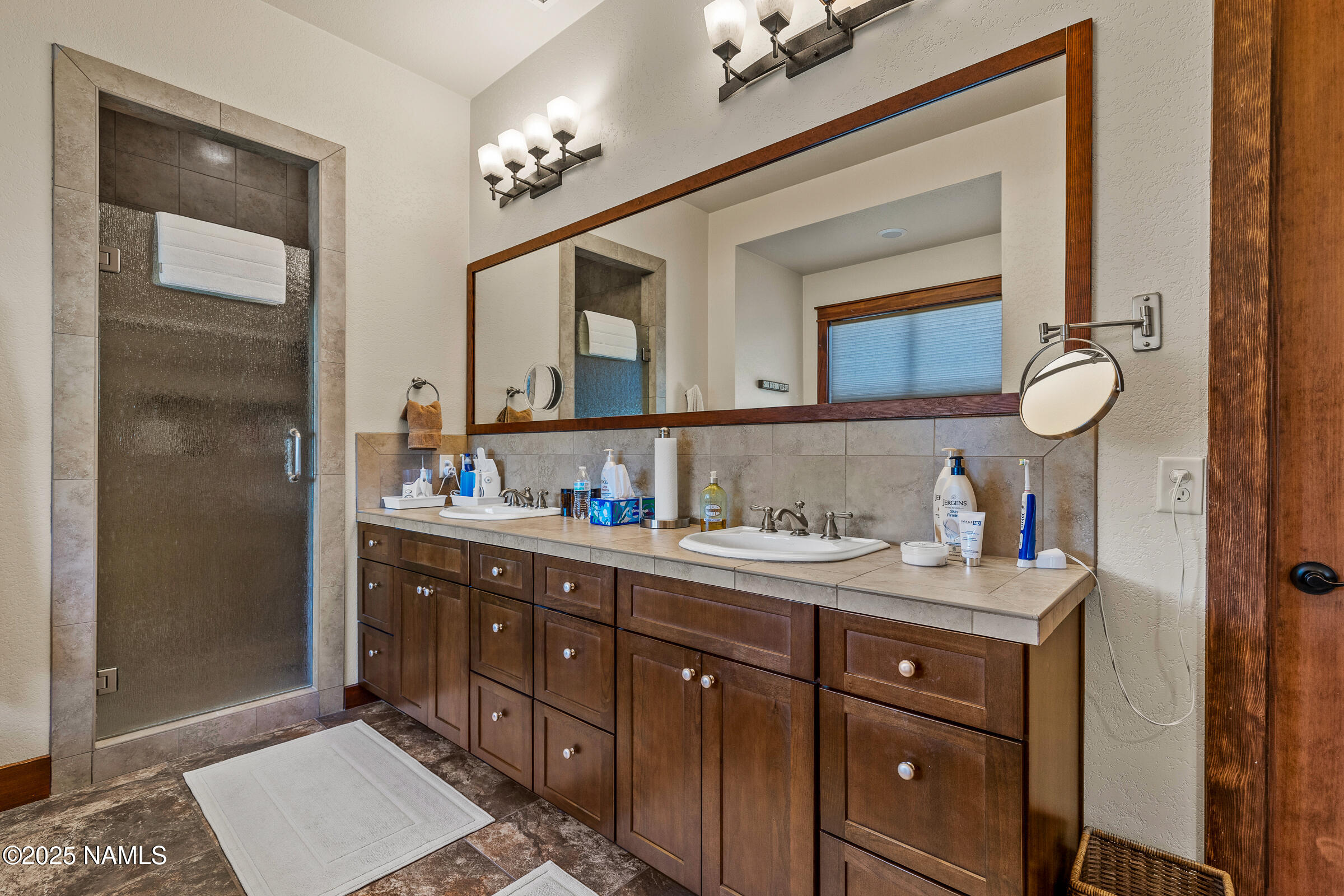3 East Quartz Road Flagstaff, AZ 86005 - Photo 20 of 40 Primary Bathroom