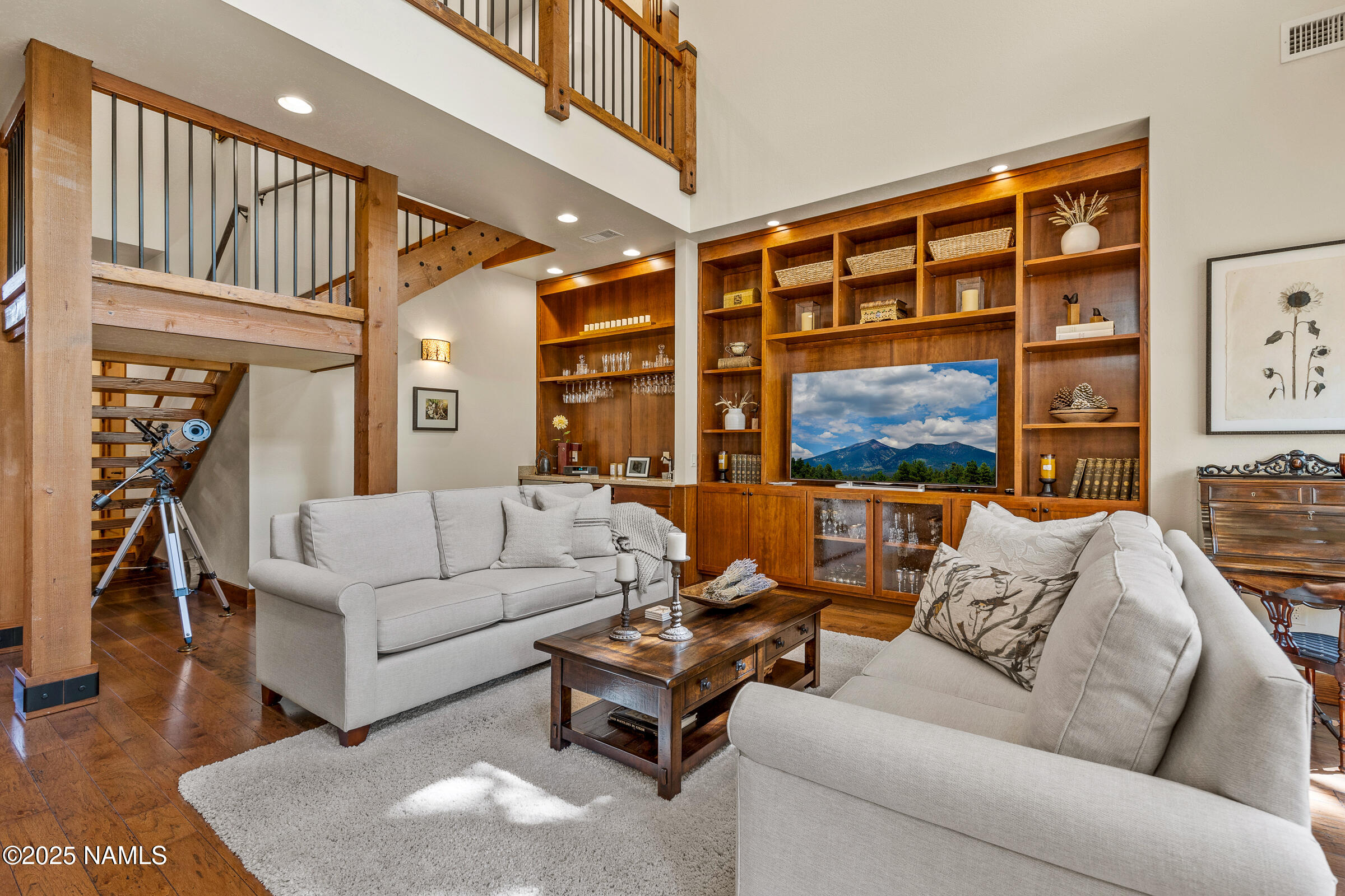 3 East Quartz Road Flagstaff, AZ 86005 - Photo 3 of 40 Living Room