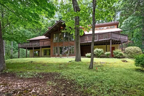 $695,000 | 37 Heather Lane, Sparta, NJ 07871