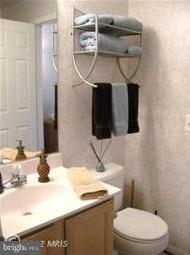 576 Kennington Road, Unit 576 Reisterstown, MD 21136 - Photo 12 of 18 Jack-n-Jill Bath btw 2nd