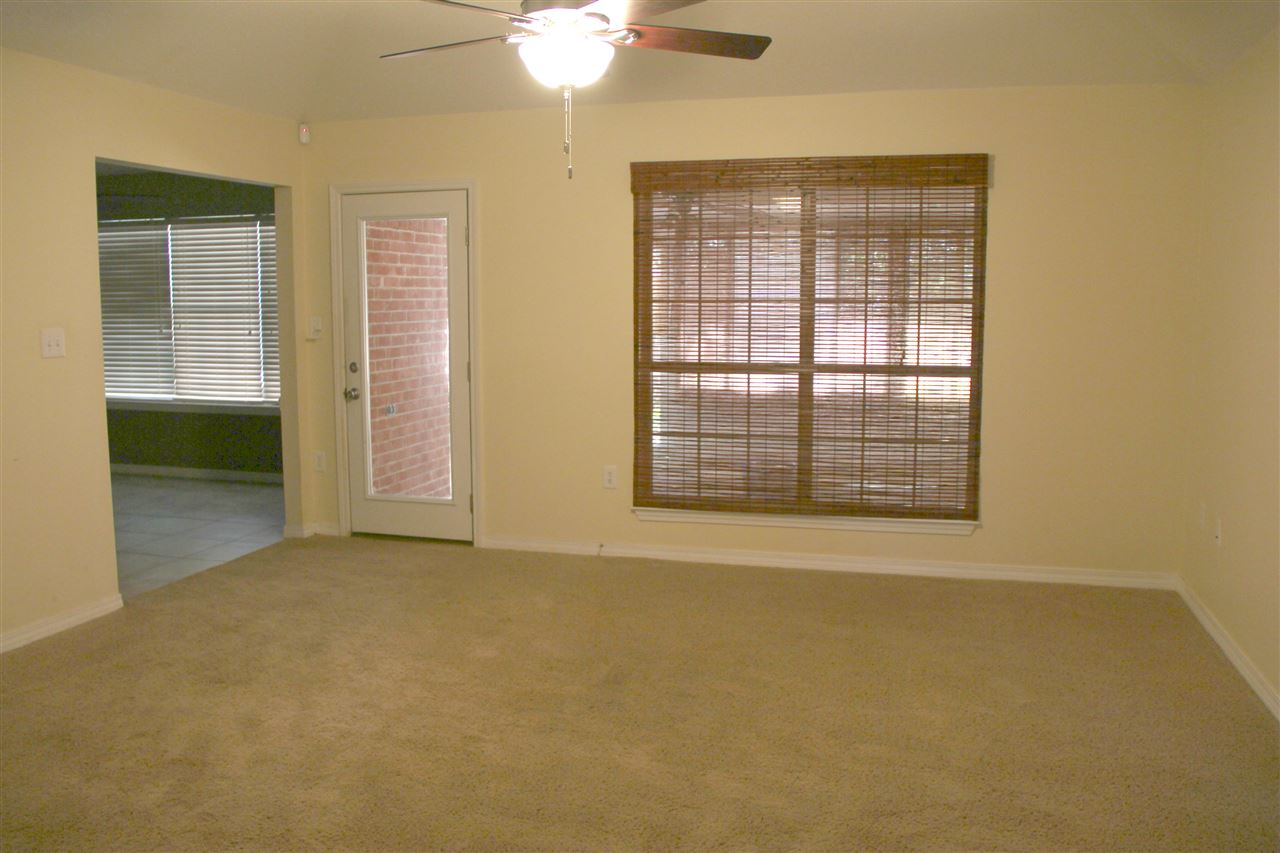 724 Orange Court Foley, AL 36535 - Photo 4 of 22