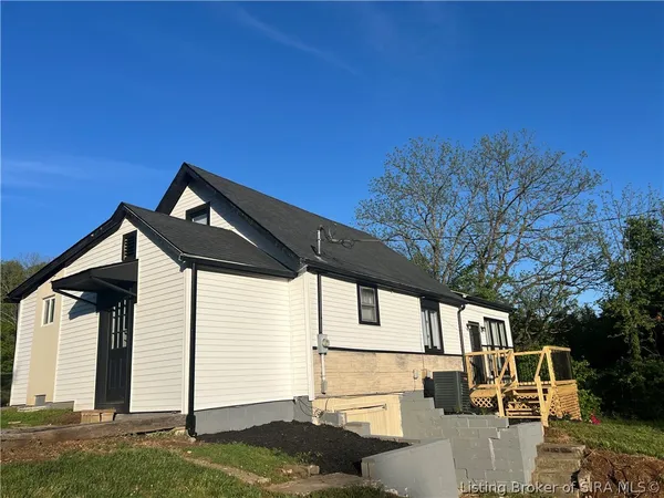 $240,000 | 2400 Hidden Valley Northeast, Corydon, IN 47112