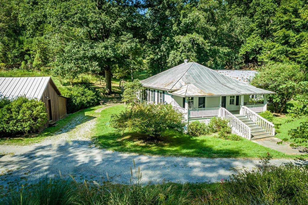 1570 South Helton Road Sevierville, TN 37862 - Photo 2 of 54 Gallery Image 2