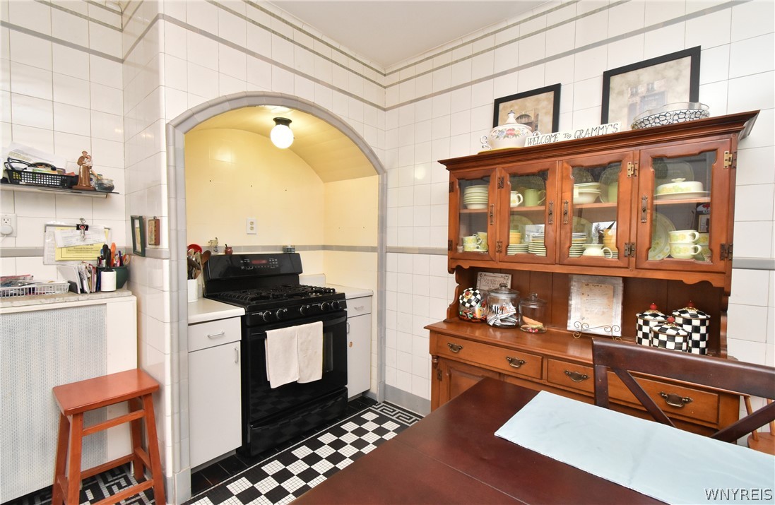 321 Lowell Road Tonawanda Town, NY 14217 - Photo 16 of 47