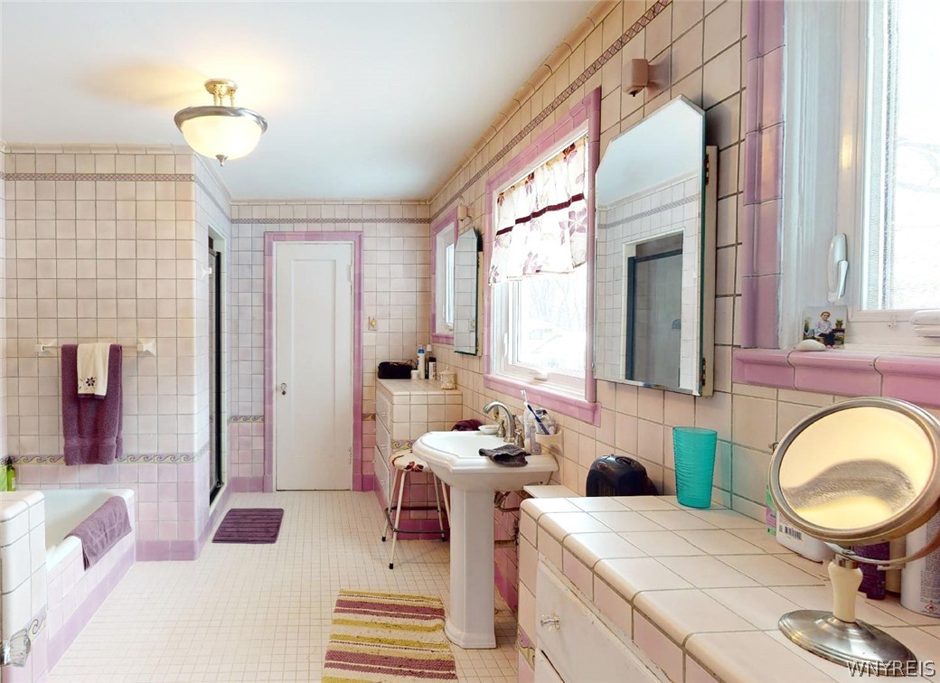 321 Lowell Road Tonawanda Town, NY 14217 - Photo 30 of 47