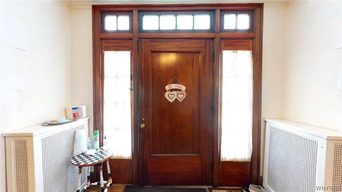 321 Lowell Road Tonawanda Town, NY 14217 - Photo 3 of 47