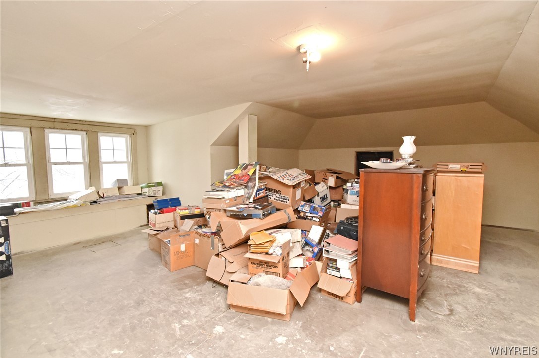 321 Lowell Road Tonawanda Town, NY 14217 - Photo 40 of 47