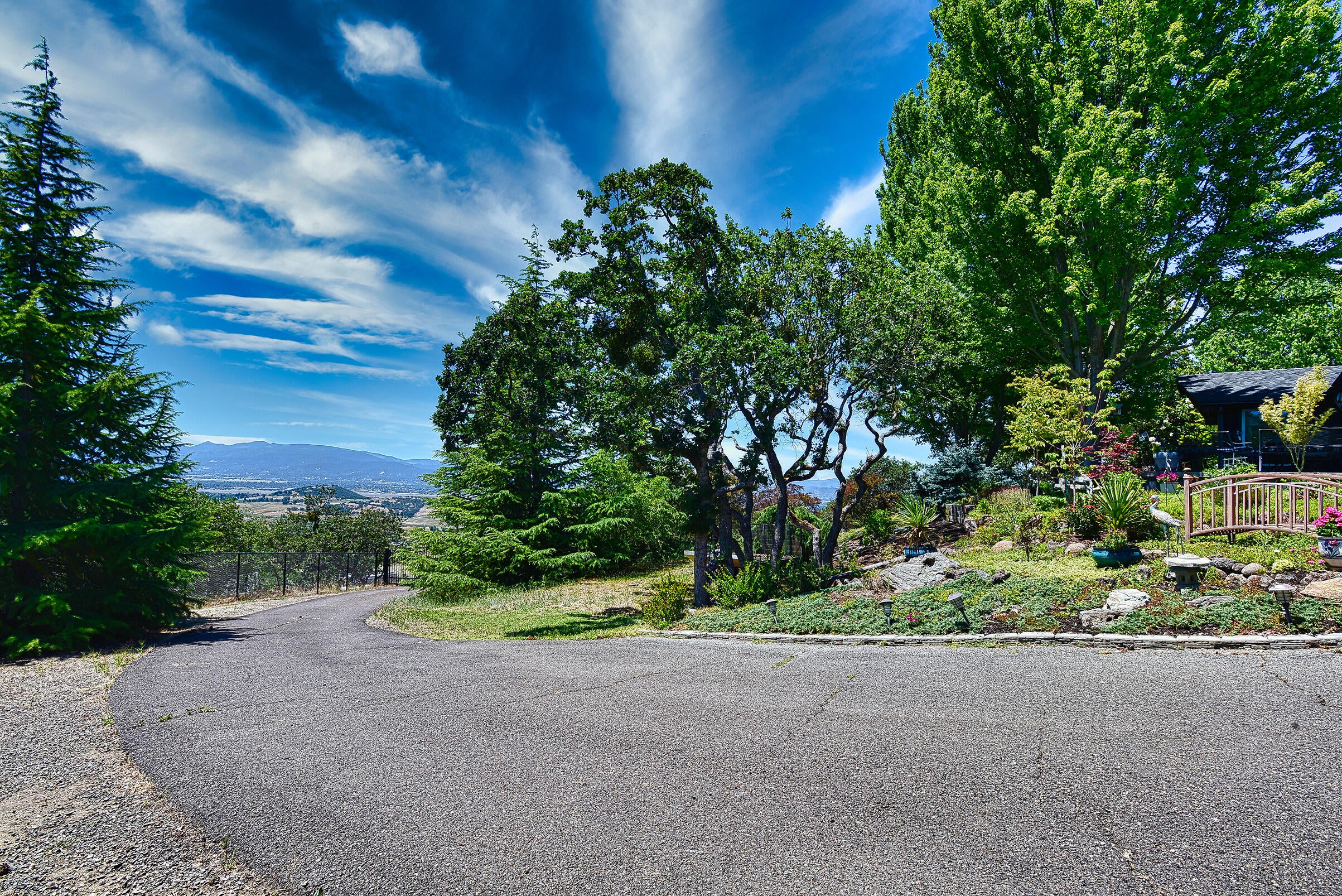 4040 Dry Creek Road Medford, OR 97504 - Photo 7 of 56 DSC_0981