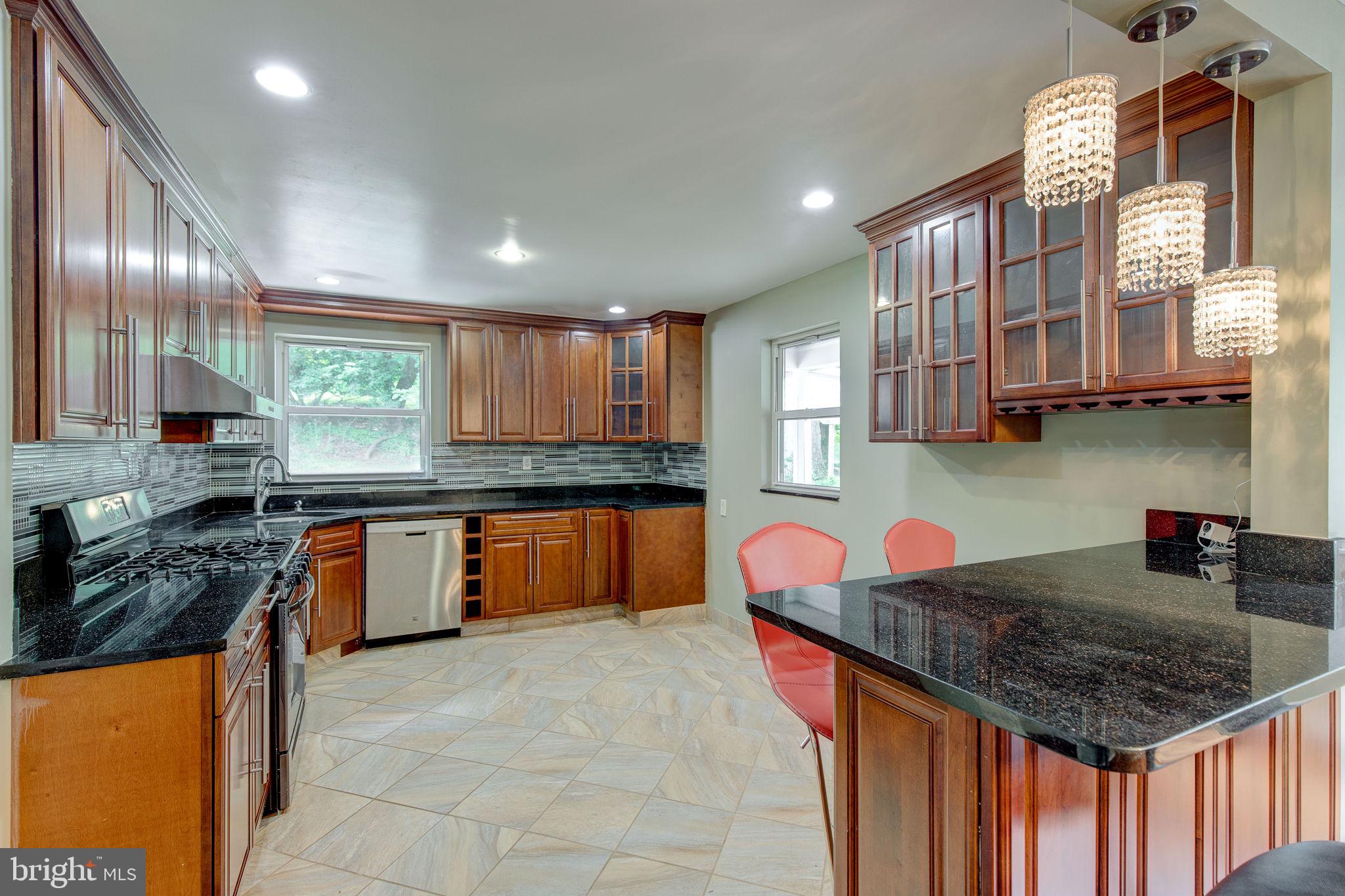 50 Parkview Road Cheltenham, PA 19012 - Photo 10 of 30 Island with seating