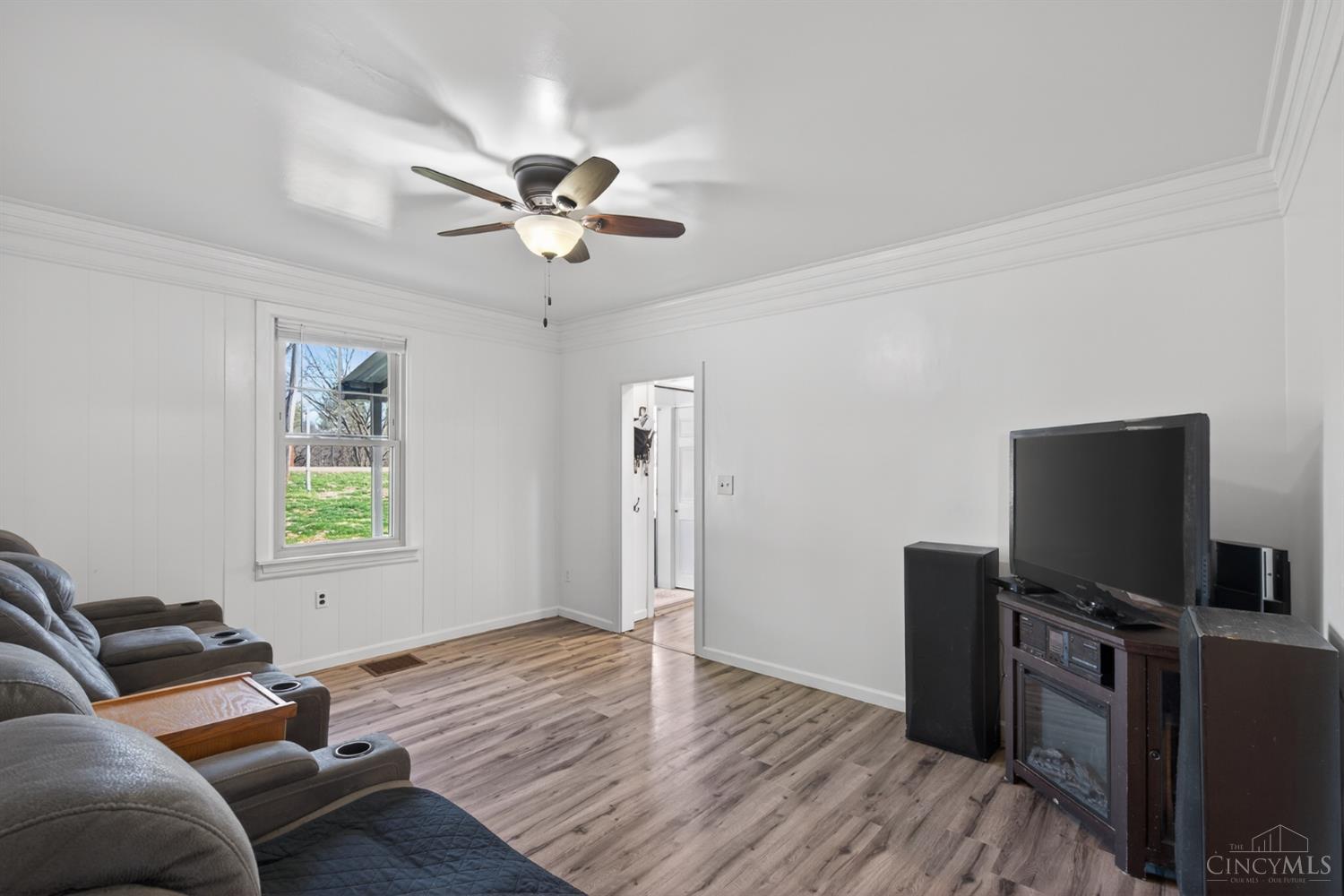 6823 Thompson Road Cincinnati, OH 45247 - Photo 12 of 53