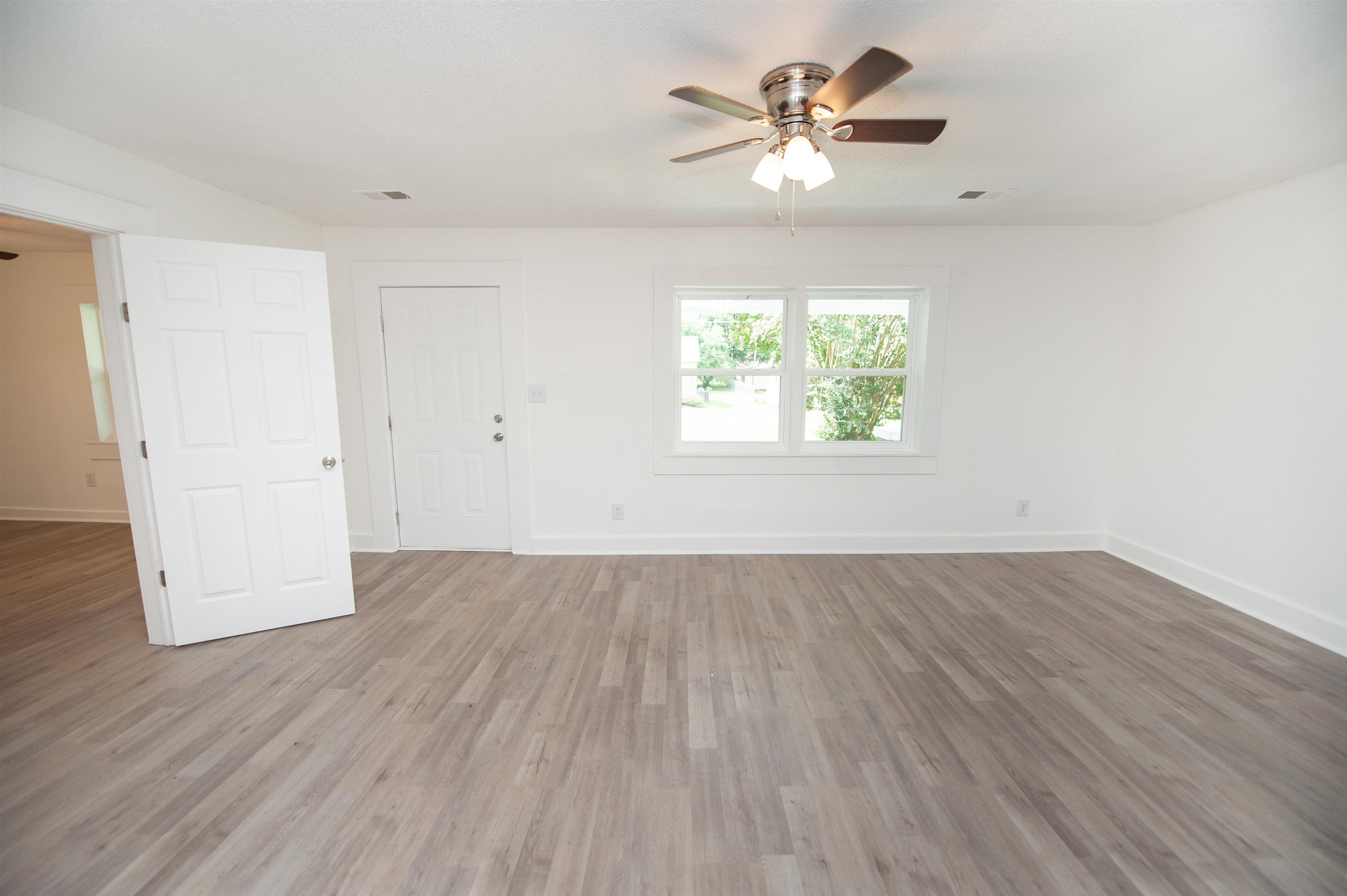 41 Gosnell Avenue Inman, SC 29349 - Photo 3 of 24