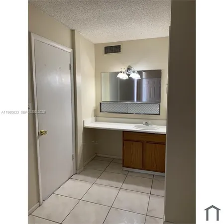 $1,750 | 19791 Southwest 114th Avenue, Unit 331, Miami, FL 33157