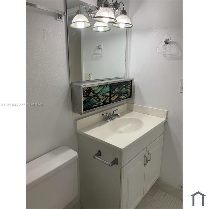 19791 Southwest 114th Avenue, Unit 331 Miami, FL 33157 - Photo 9 of 11 Guest Bath