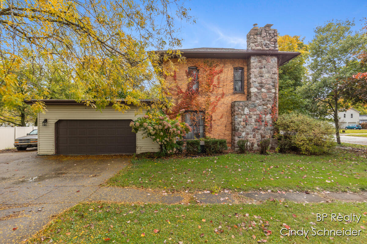 282 Centre Street Marcellus, MI 49067 - Photo 1 of 40 Front of House