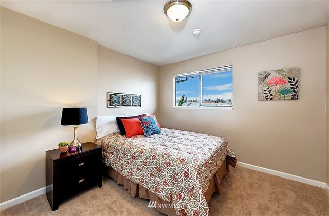 $330,000 | 4050 West Lake Sammamish Parkway Northeast, Unit 304, Redmond, WA 98052