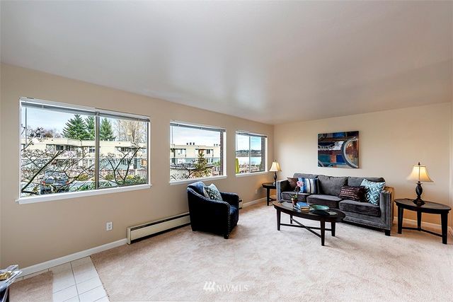 $330,000 | 4050 West Lake Sammamish Parkway Northeast, Unit 304, Redmond, WA 98052