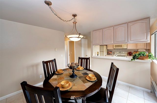 $330,000 | 4050 West Lake Sammamish Parkway Northeast, Unit 304, Redmond, WA 98052