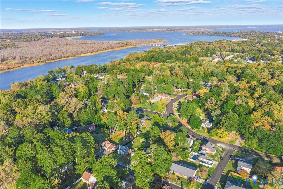 503 Prince George Avenue Hopewell, VA 23860 - Photo 3 of 25 a view of a field with an ocean