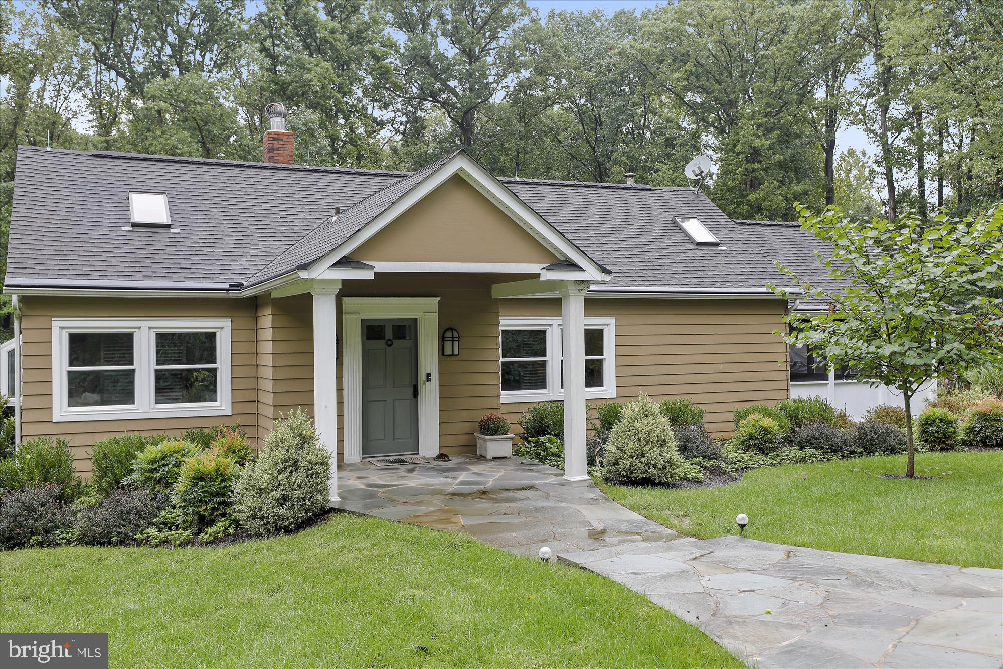 408 S Road Baltimore, MD 21208 - Photo 2 of 38 FRONT EXTERIOR