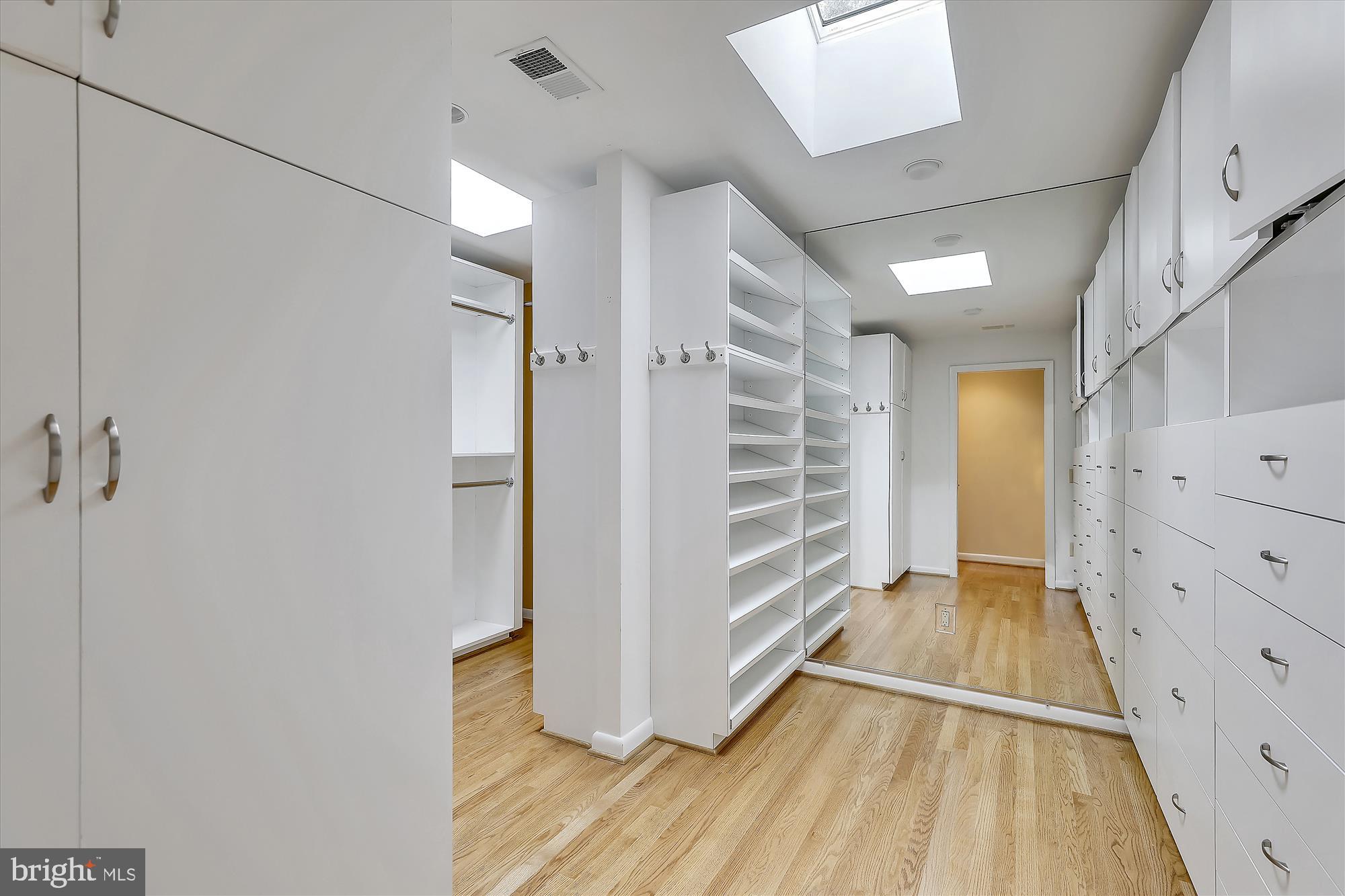 408 S Road Baltimore, MD 21208 - Photo 25 of 38 Her Master Closet