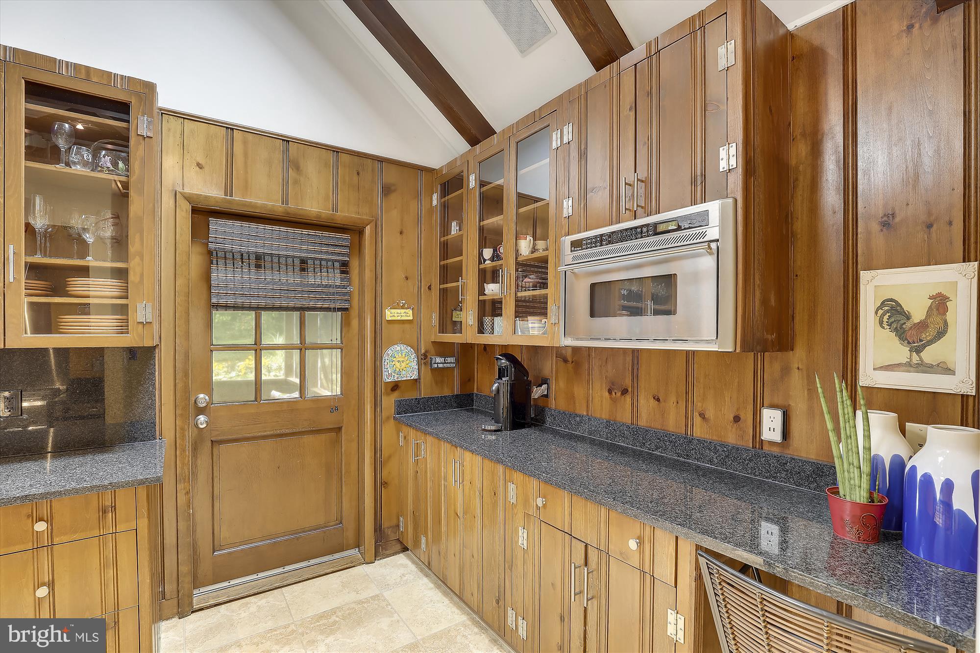 408 S Road Baltimore, MD 21208 - Photo 9 of 38 Kitchen w/microwave
