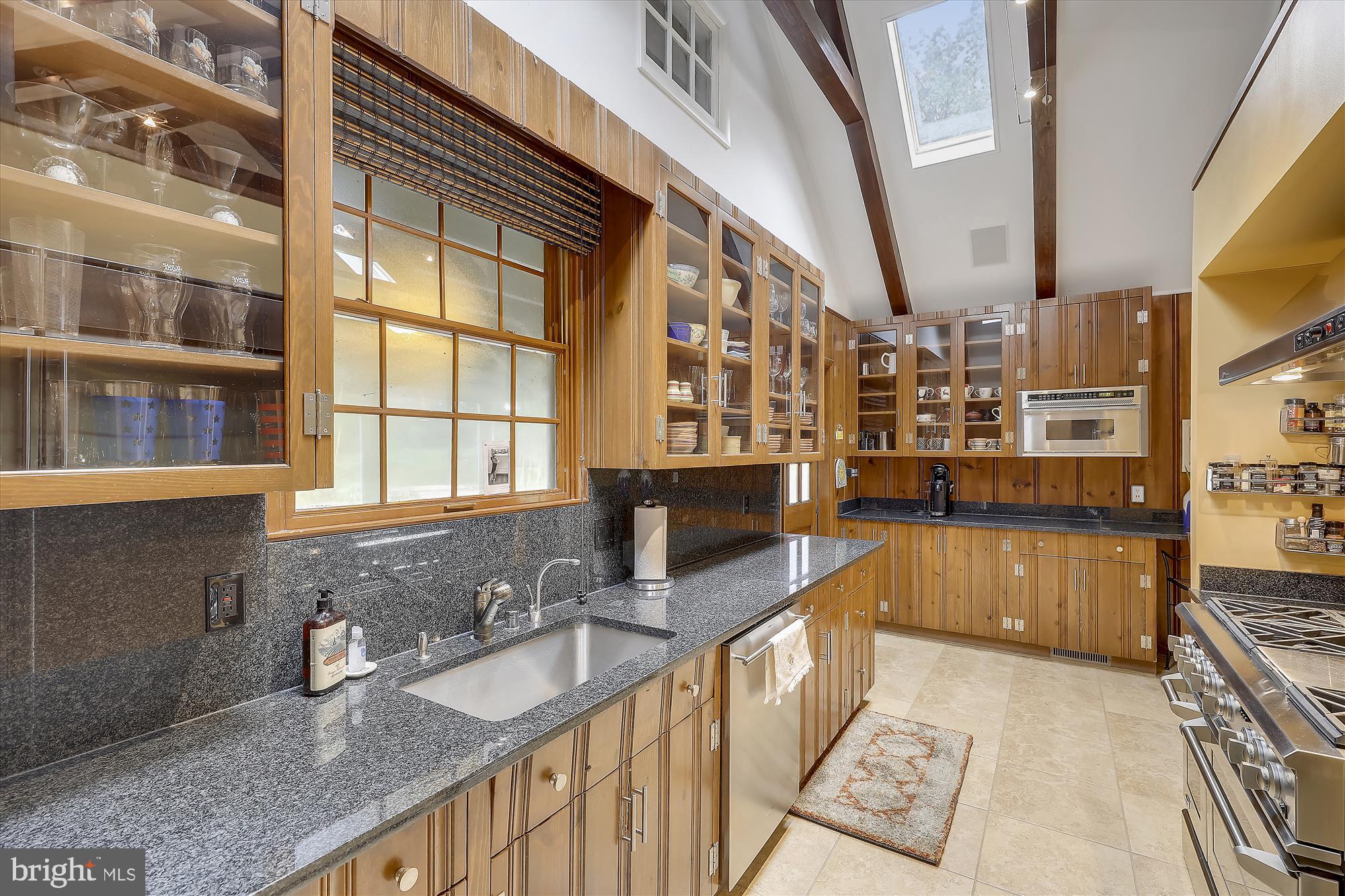 408 S Road Baltimore, MD 21208 - Photo 10 of 38 Awesome chef's Kitchen!