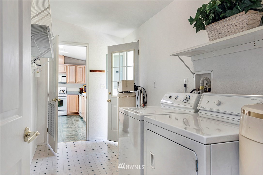 2776 Taylor Road Oak Harbor, WA 98277 - Photo 14 of 25 Gallery Image 14