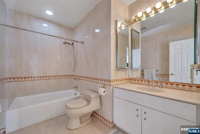 $1,375,000 | 55 Victoria Place West, Fort Lee, NJ 07024