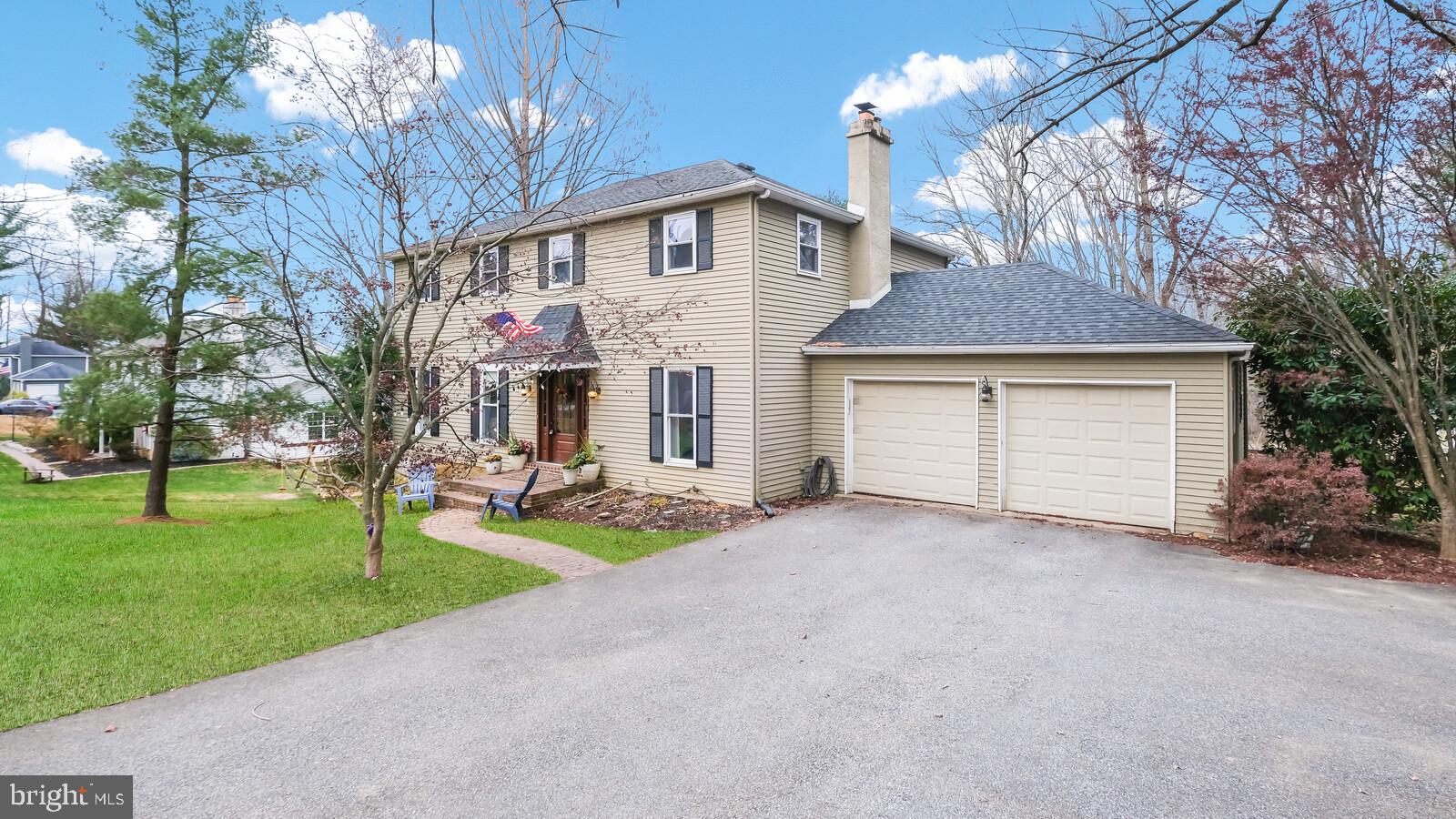 41 Barren Road Media, PA 19063 - Photo 2 of 35 Attached 2-Car Garage and Ample Driveway Parking